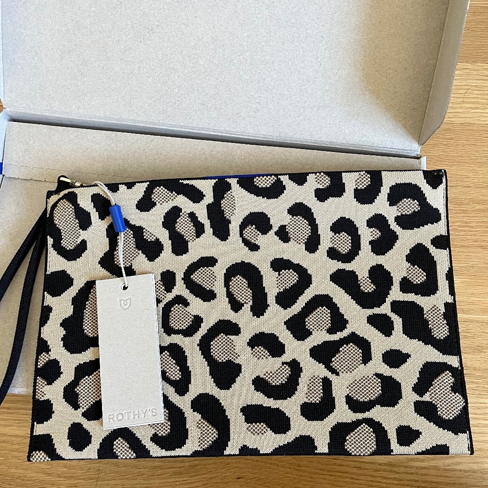 Rothy's The Wristlet in Desert Cat NWT